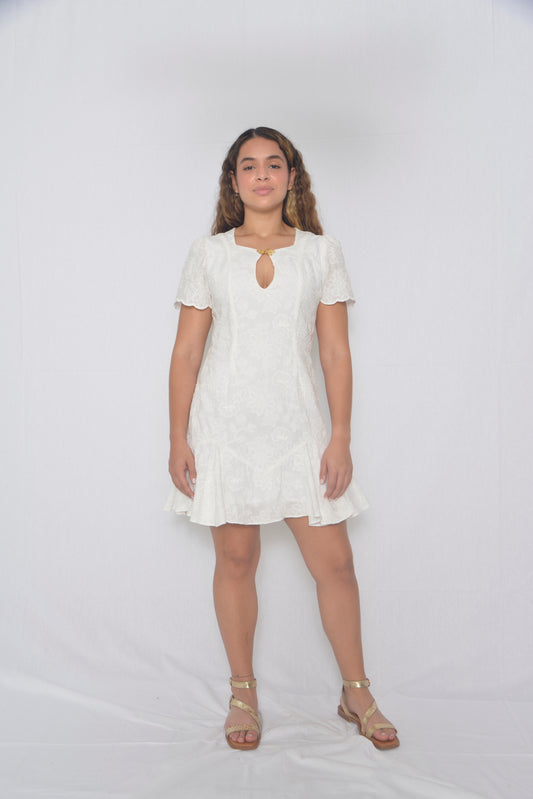 Vestido corto en algodon bordado